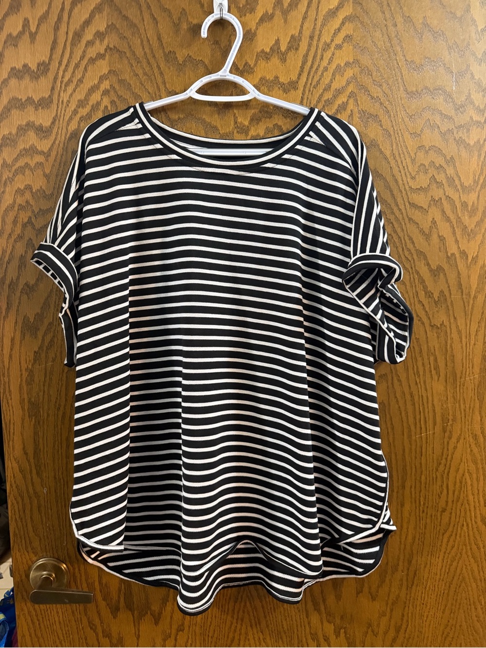 Black and White Striped Women’s Size 2X Oversized Short Sleeve Tee